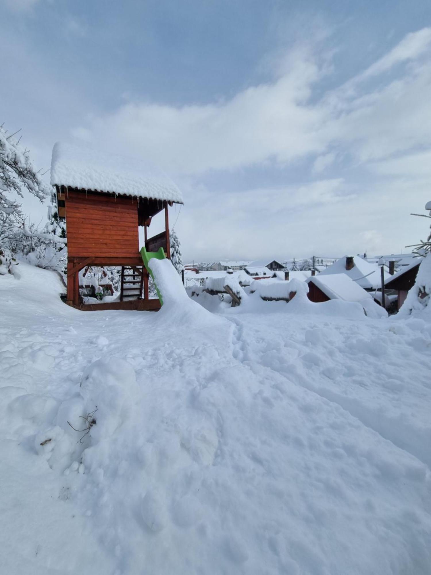 Cazare Casa Suw Toplita Magyaros Kültér fotó